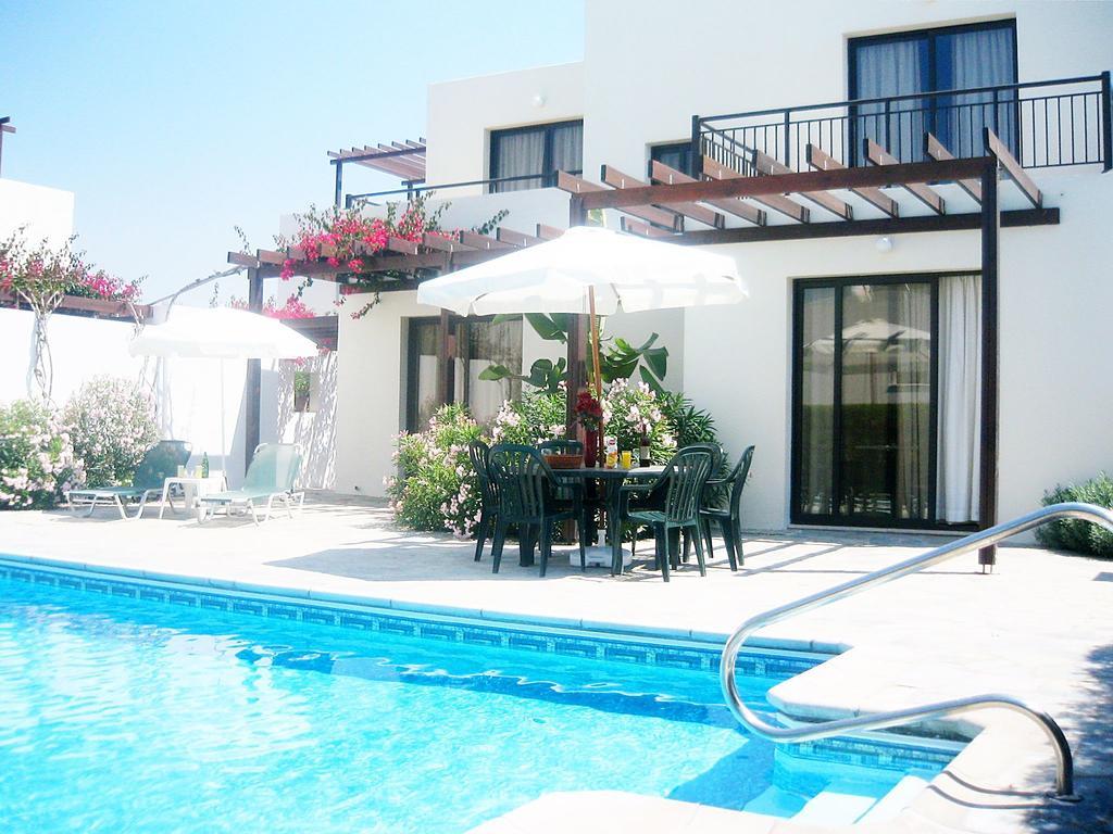 Aura Holiday Villas Paphos Exteriör bild