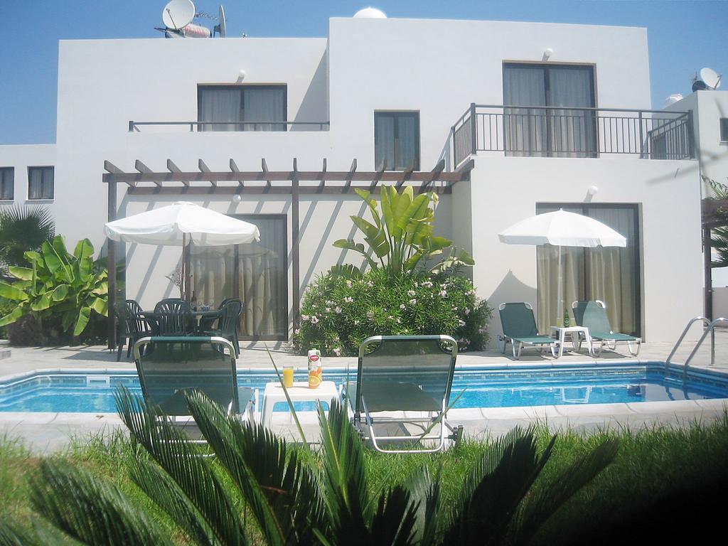 Aura Holiday Villas Paphos Exteriör bild