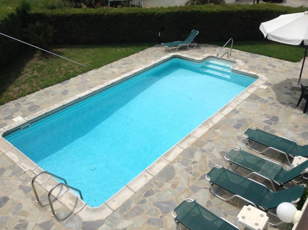 Aura Holiday Villas Paphos Rum bild