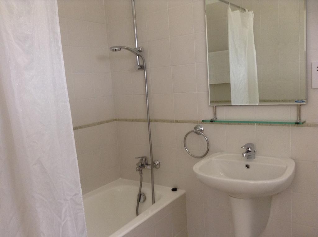 Aura Holiday Villas Paphos Rum bild